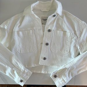 Abercrombie & Fitch cropped white denim jacket